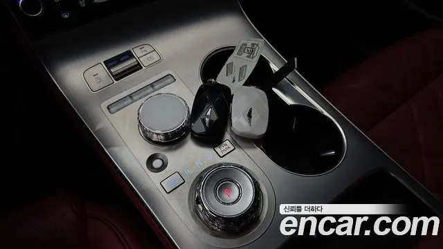 Genesis GV70 — Фото автомобиля 12