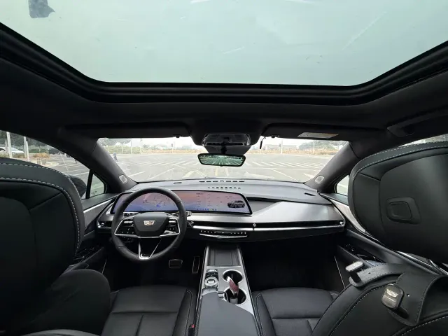 Cadillac XT5 — Фото автомобиля 8