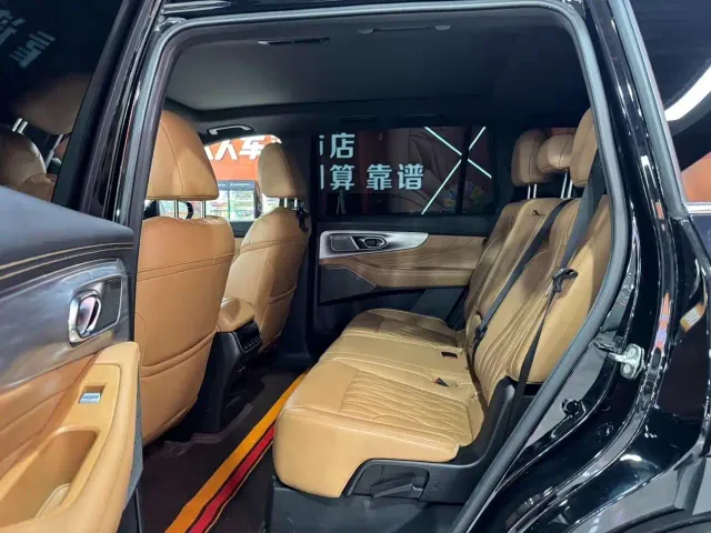 GAC Trumpchi GS8 — Фото автомобиля 8