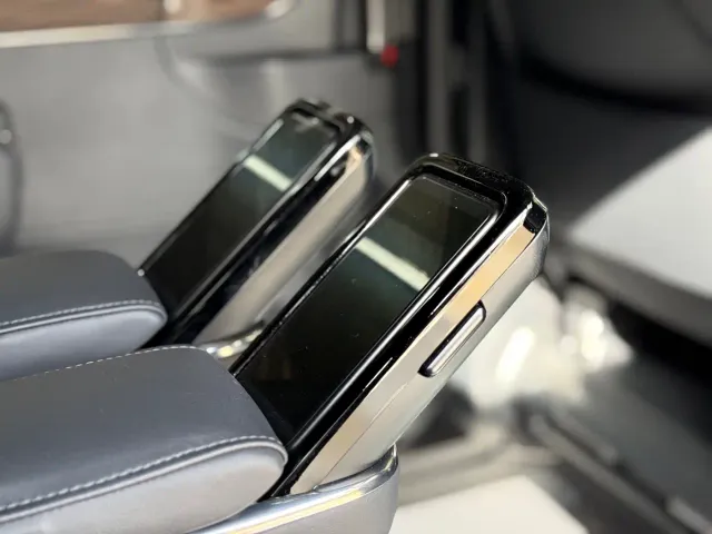 Toyota Alphard — Фото автомобиля 16