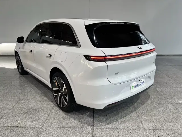 Li Auto L6 — Фото автомобиля 20