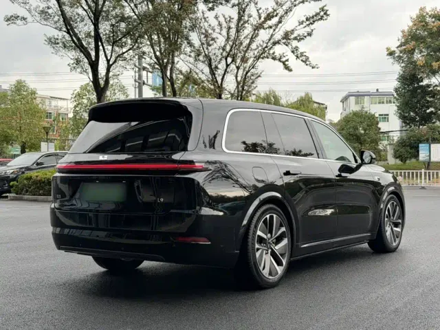 Li Auto L9 — Фото автомобиля 15