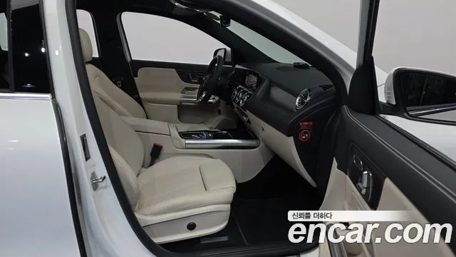 Mercedes-Benz EQA — Фото автомобиля 11