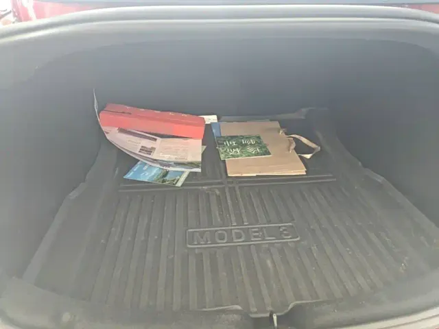 Tesla Model 3 — Фото автомобиля 18
