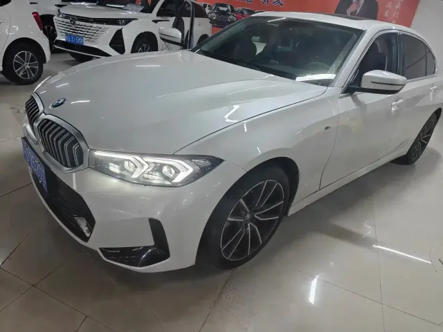 Фотография автомобиля — BMW 3 Series