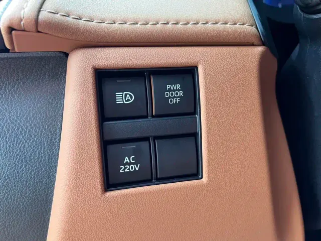 Toyota Vellfire — Фото автомобиля 15