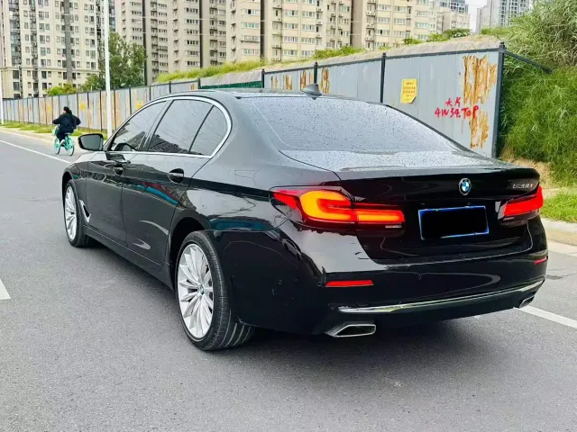 BMW 5 Series — Фото автомобиля 7
