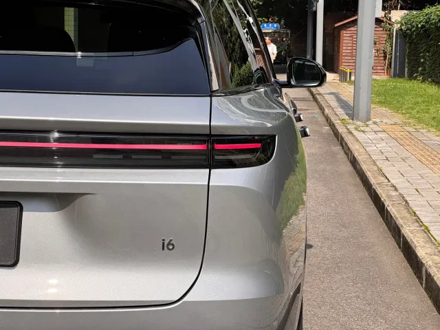 Li Auto i6 — Фото автомобиля 9
