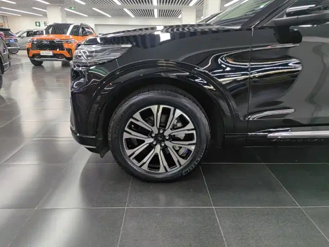 Ford Explorer — Фото автомобиля 22