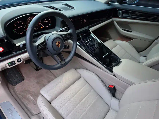 Porsche Panamera — Фото автомобиля 10