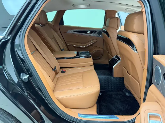 Hongqi H9 — Фото автомобиля 17