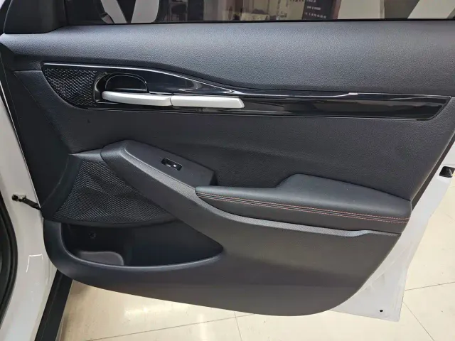 Kia Seltos 2023 1.5L CVT Luxury Edition — Фото автомобиля 22
