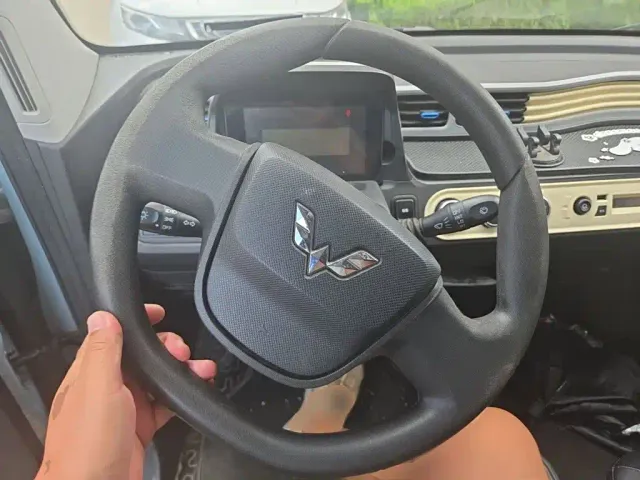 Wuling Hongguang Mini EV — Фото автомобиля 11