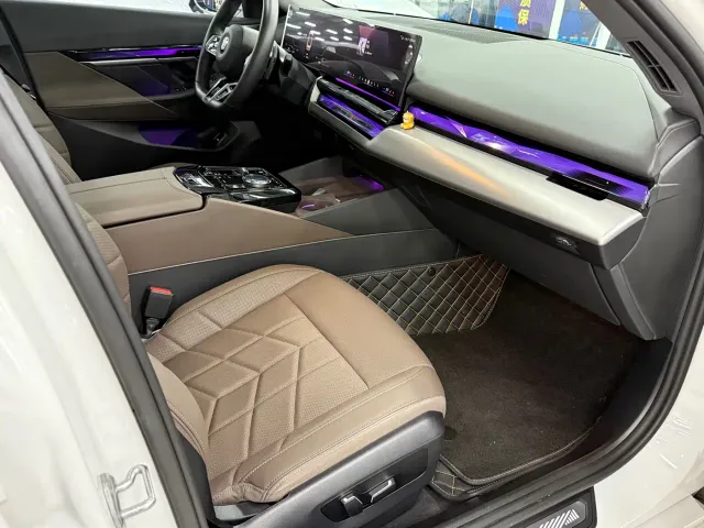 BMW 5 Series — Фото автомобиля 14