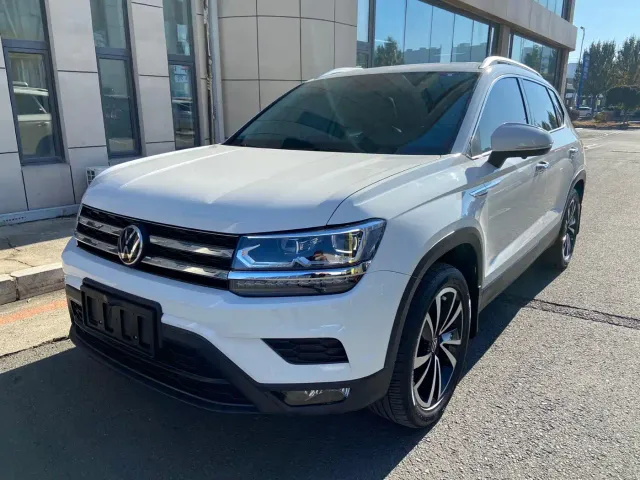 Фотография автомобиля — Volkswagen Tharu