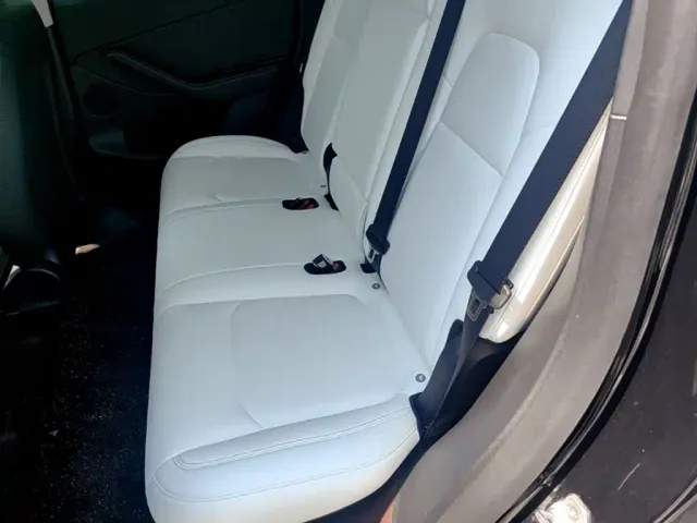 Tesla Model Y — Фото автомобиля 16