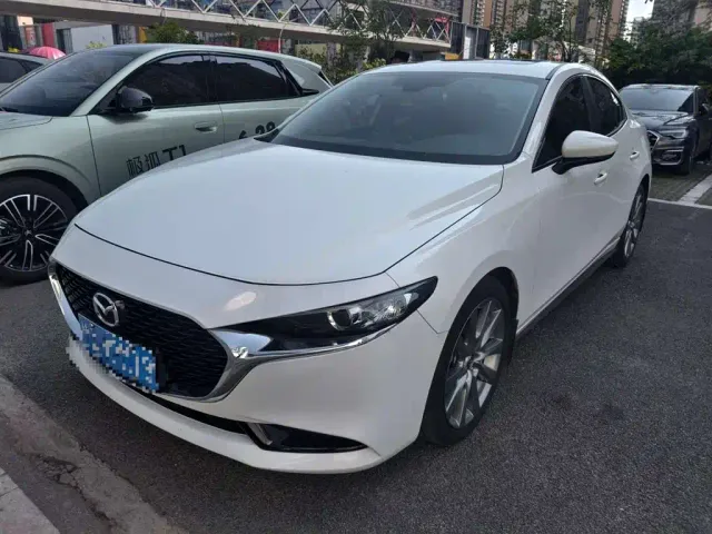 Mazda Axela — Фото автомобиля 3