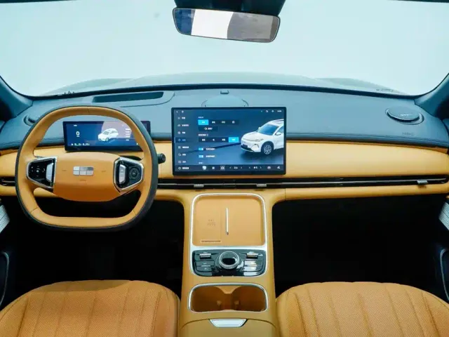 Geely Galaxy Starship 7 EM-i — Фото автомобиля 2
