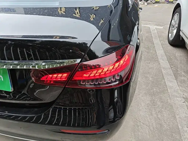 Mercedes-Benz E-Class — Фото автомобиля 7