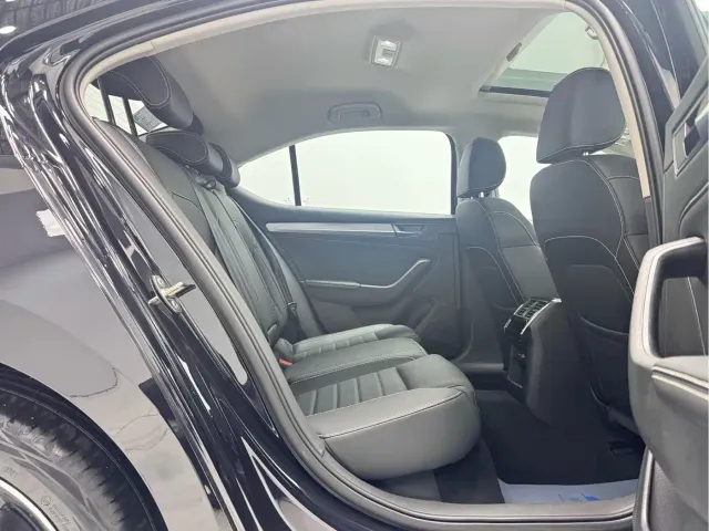 Skoda Superb — Фото автомобиля 13