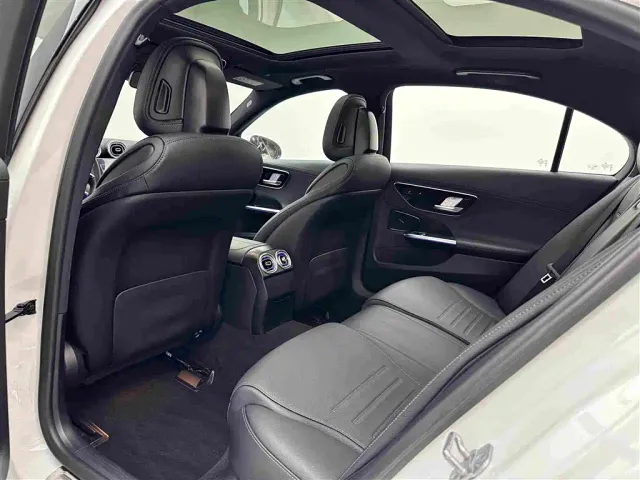 Mercedes-Benz C-Class — Фото автомобиля 16