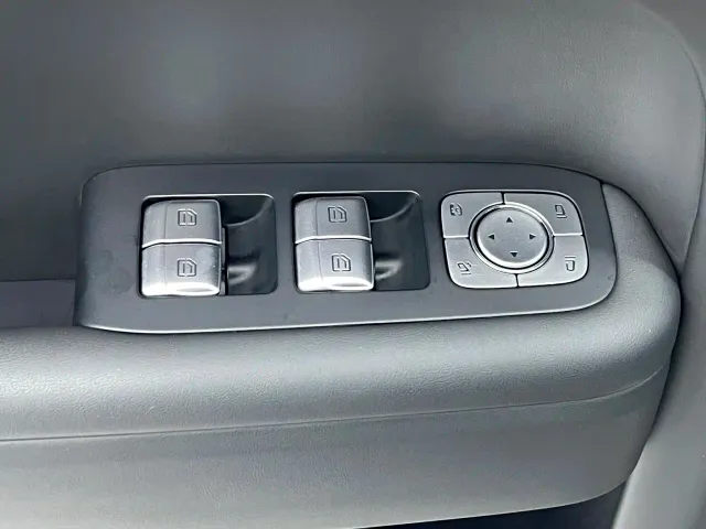 Li Auto L9 — Фото автомобиля 16
