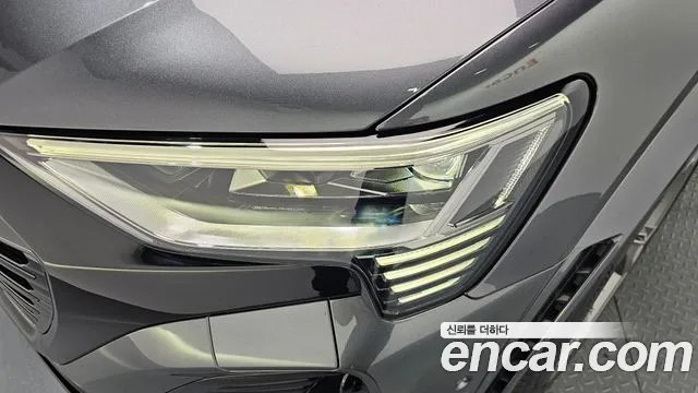 Audi SQ8 e-tron — Фото автомобиля 21