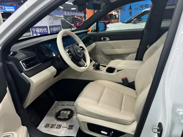 Li Auto ONE — Фото автомобиля 3