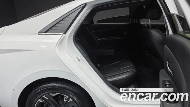Hyundai Avante CN7 — Фото автомобиля 12