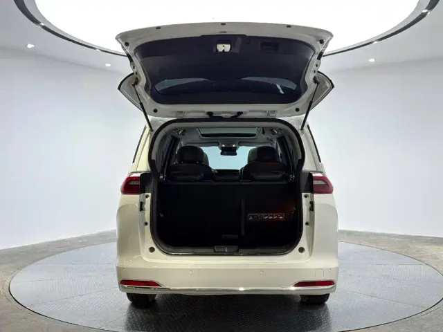 GAC Trumpchi M6 — Фото автомобиля 14