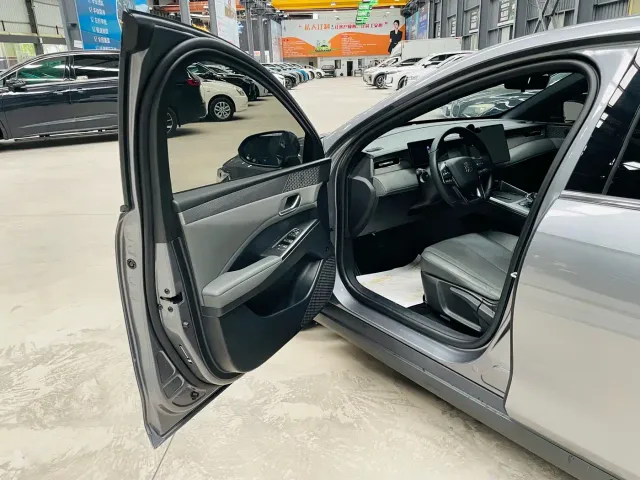 BYD Qin PLUS — Фото автомобиля 14