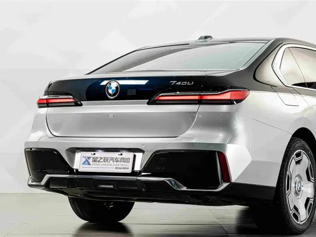 BMW 7 Series — Фото автомобиля 7