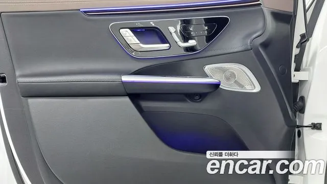 Mercedes-Benz EQE — Фото автомобиля 15