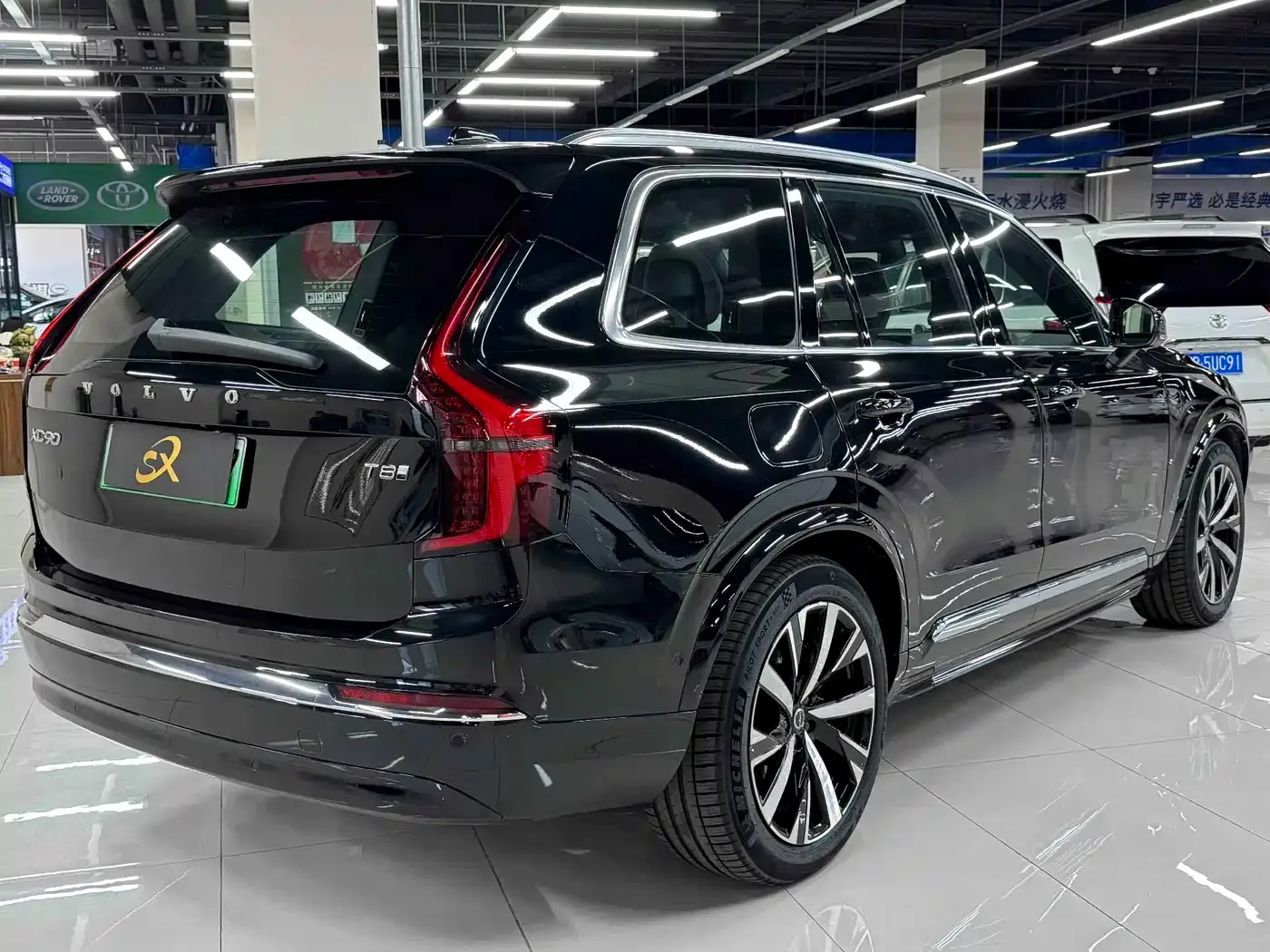 Volvo Volvo XC90 Plug-in Hybrid 2025 T8 Smart Premium Luxury 7-Seater — Фото автомобиля 4