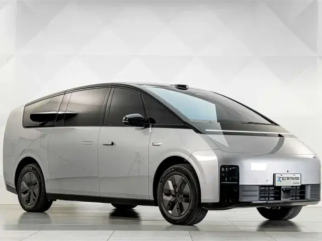 Li Auto MEGA — Фото автомобиля 6