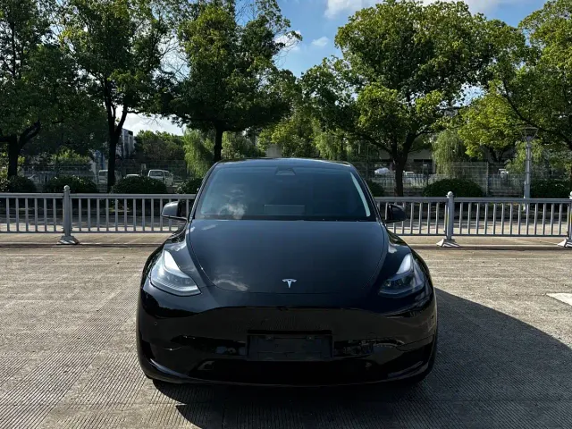 Фотография автомобиля — Tesla Model Y