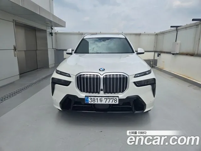 BMW X7 xDrive 40d M Sport 7 мест — Фото автомобиля 2