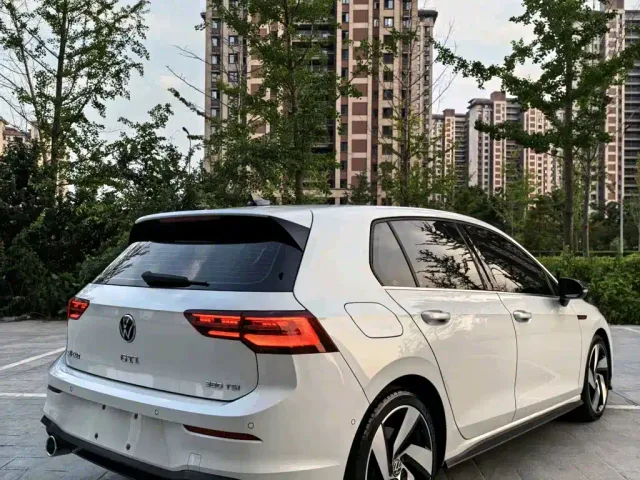 Volkswagen Golf GTI — Фото автомобиля 5