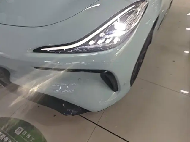 IM Motors LS6 — Фото автомобиля 23