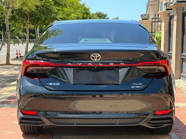 Toyota Avalon — Фото автомобиля 8