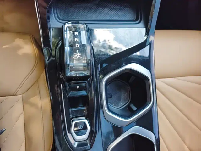 Geely Boyue L — Фото автомобиля 13
