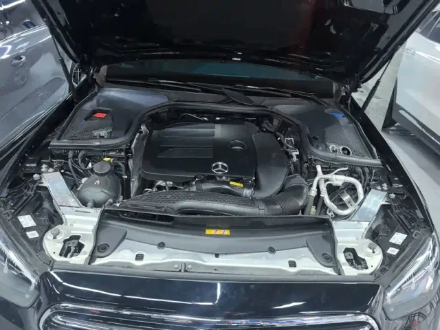 Mercedes-Benz E-Class — Фото автомобиля 9
