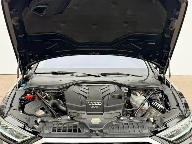 Audi A8 — Фото автомобиля 14