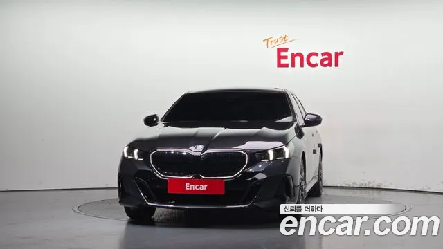 BMW i5 G60 — Фото автомобиля 3