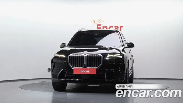BMW X7 — Фото автомобиля 3