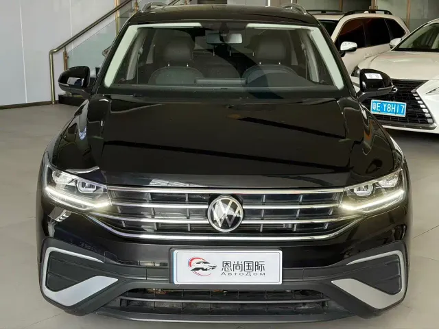 Volkswagen Tiguan L — Фото автомобиля 2