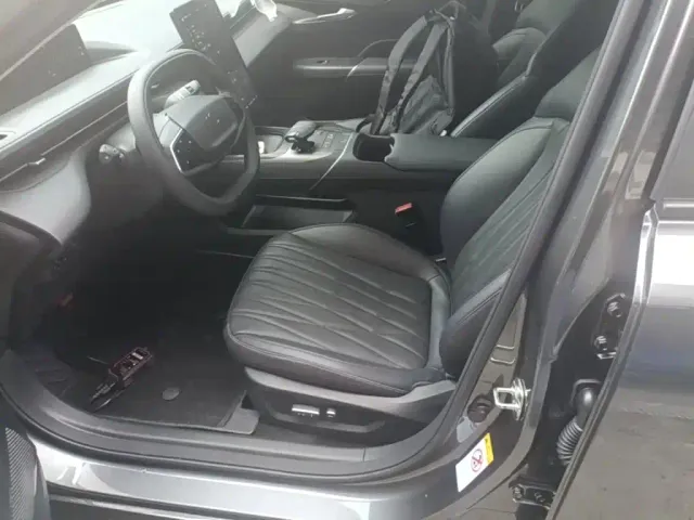 Changan Qiyuan A05 — Фото автомобиля 14