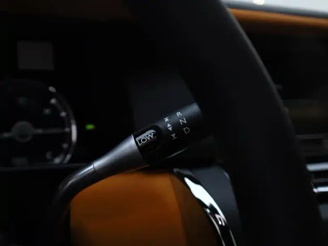 Rolls-Royce Cullinan — Фото автомобиля 3