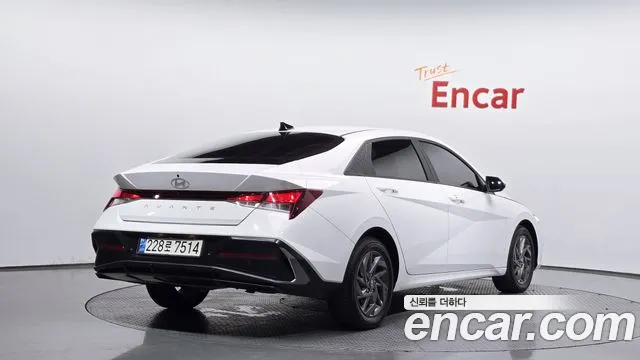 Hyundai Avante CN7 — Фото автомобиля 2