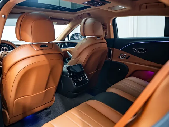 Bentley Flying Spur — Фото автомобиля 16